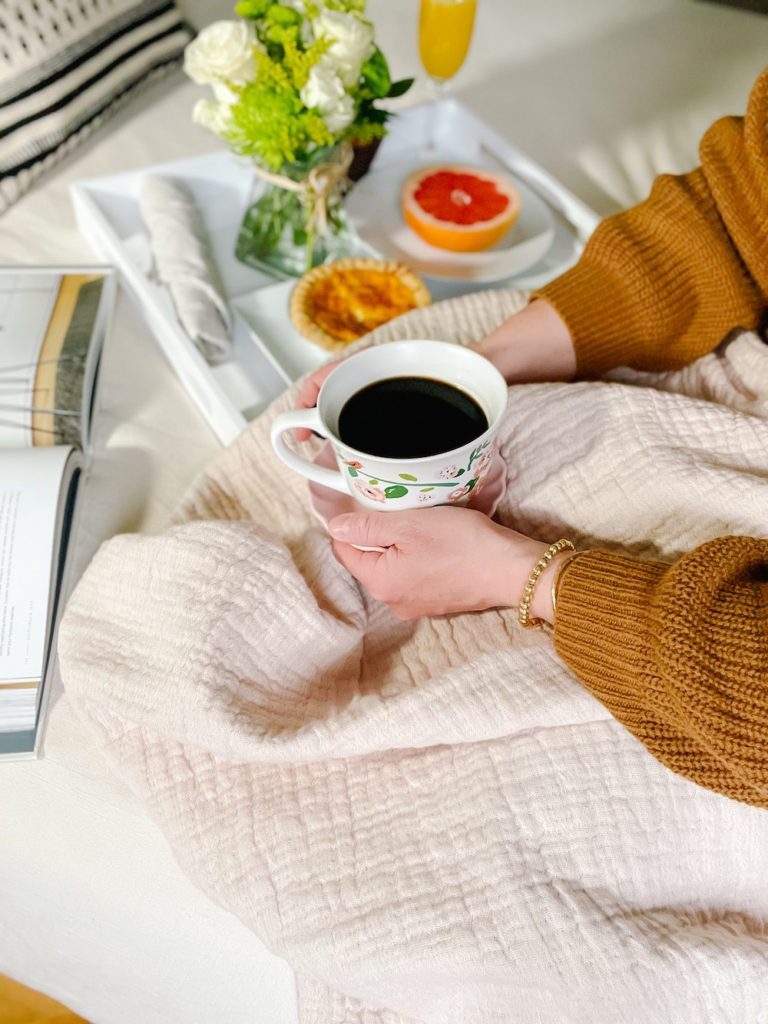mother's day breakfast in bed