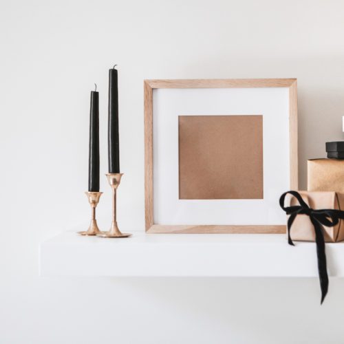 simple neutral Christmas table decorations