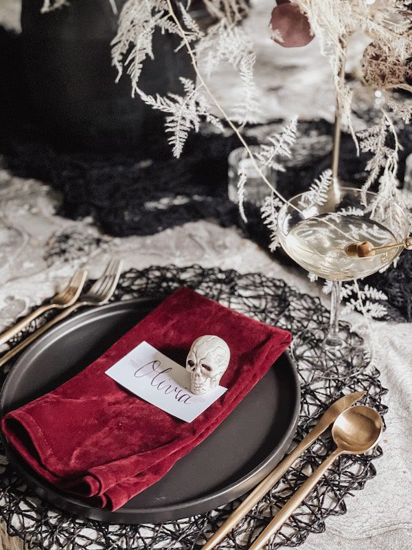 halloween table decor